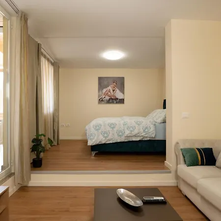 Aparthotel Free Parking - Flex By Circle 4*