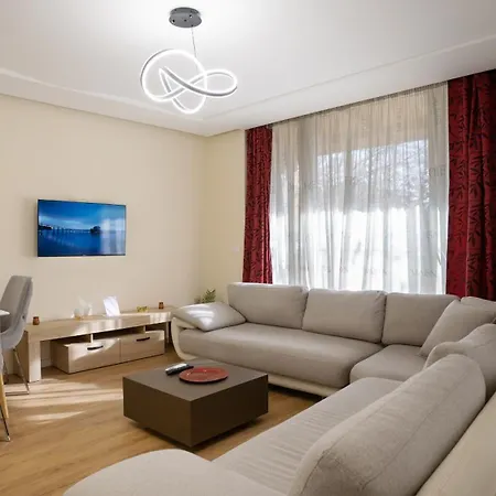 Free Parking - Flex By Circle Aparthotel Tirana